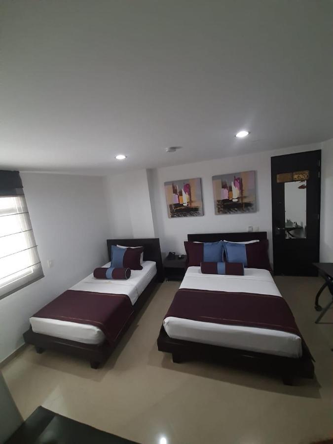 Hotel Medellin Gold Bagian luar foto