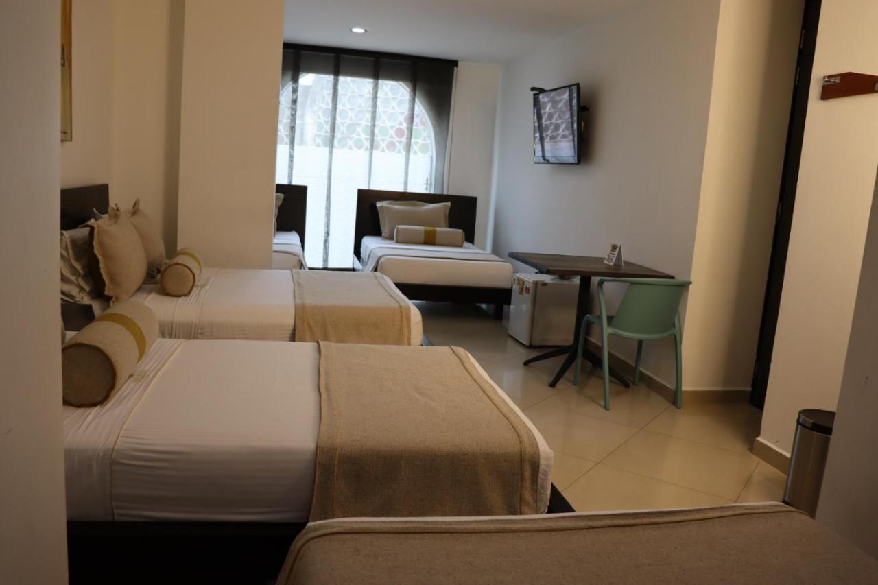 Hotel Medellin Gold Bagian luar foto