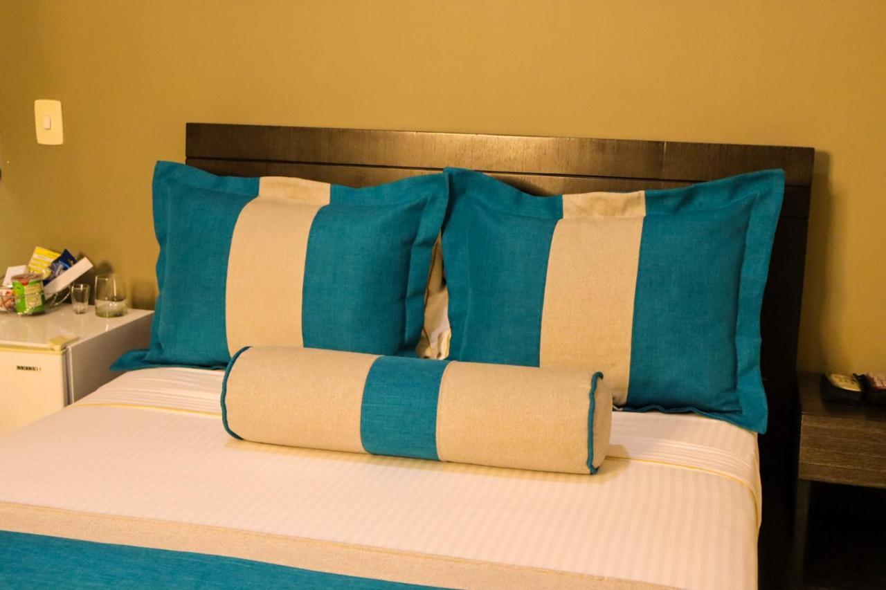 Hotel Medellin Gold Bagian luar foto