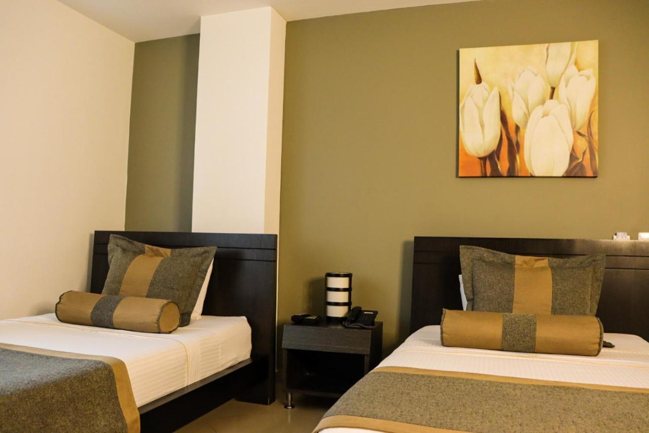 Hotel Medellin Gold Bagian luar foto
