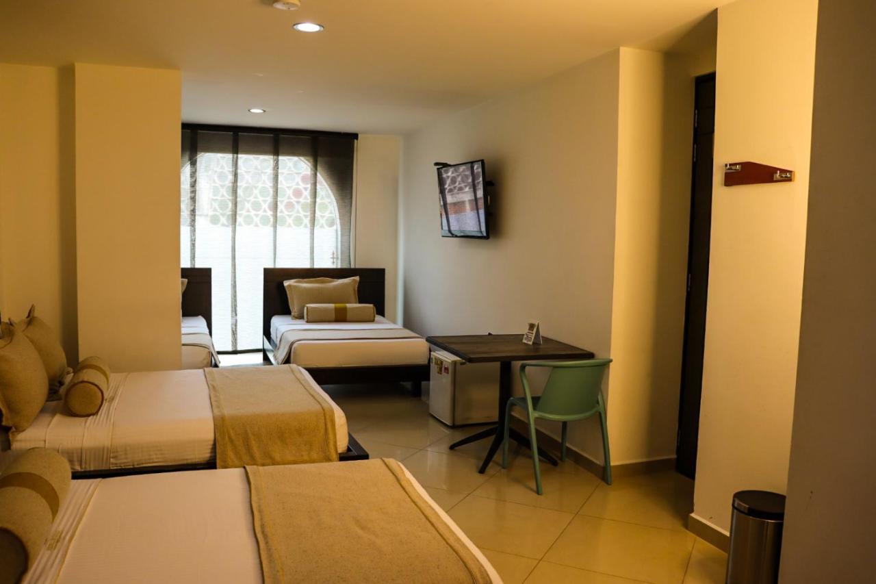 Hotel Medellin Gold Bagian luar foto