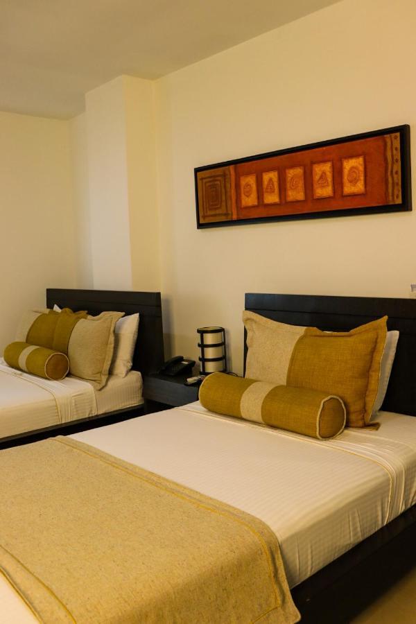 Hotel Medellin Gold Bagian luar foto