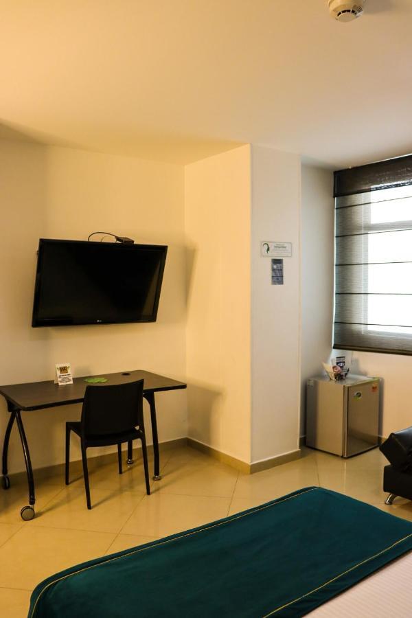 Hotel Medellin Gold Bagian luar foto